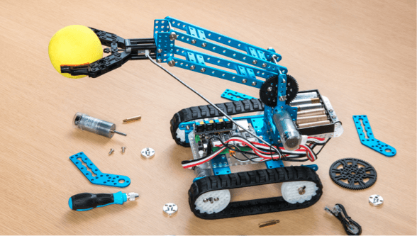 Makeblock-Ultimate-Arduino-Coding-Robot-Kit